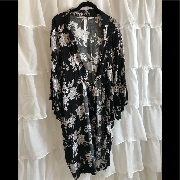 NWOT  Spiritual Gangster Kimono - Picture 4 of 6